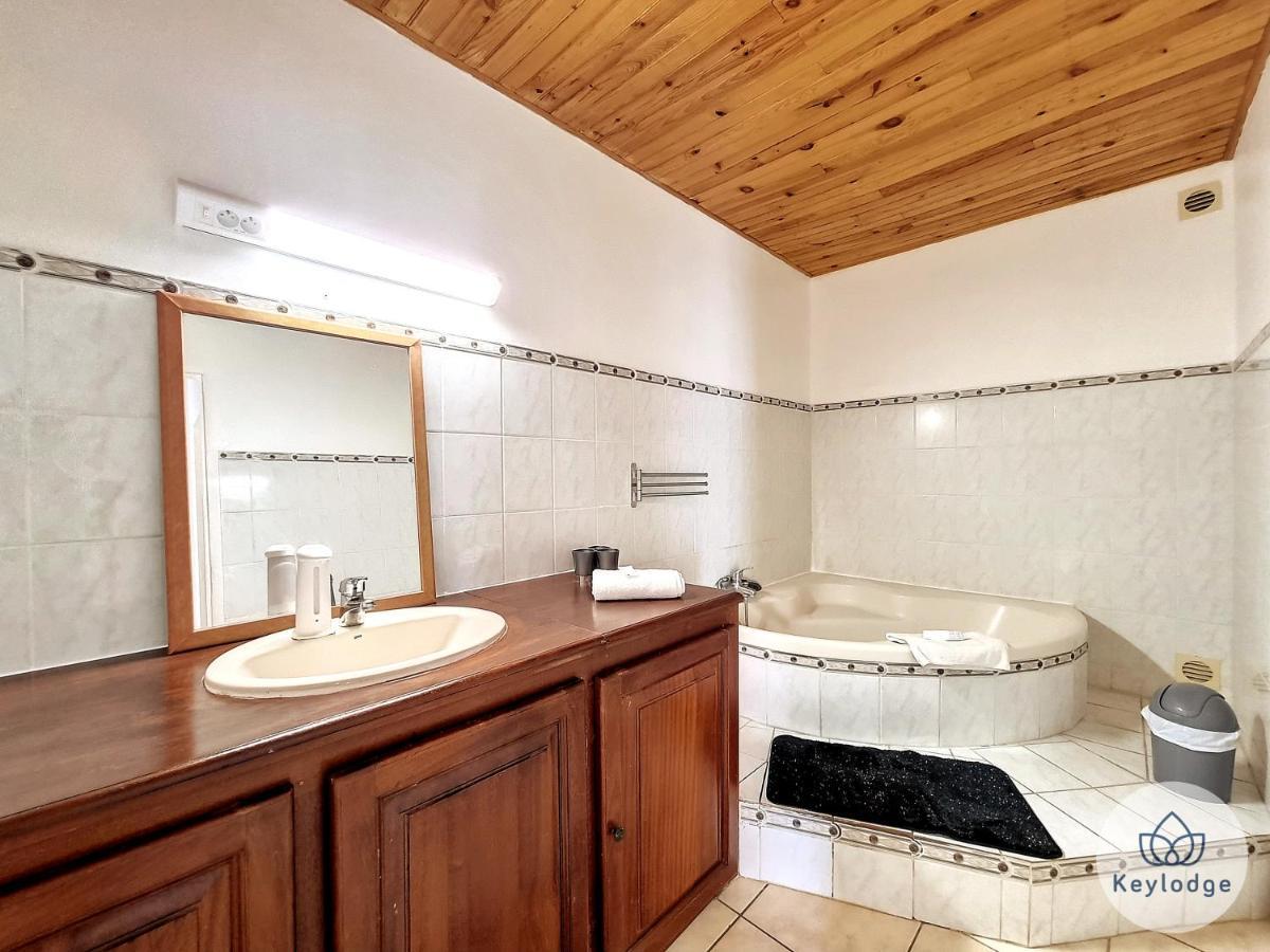 Paul Et Aliette - T3 Classe 3 Etoiles - 70M2 - Saint-Denis Extérieur photo